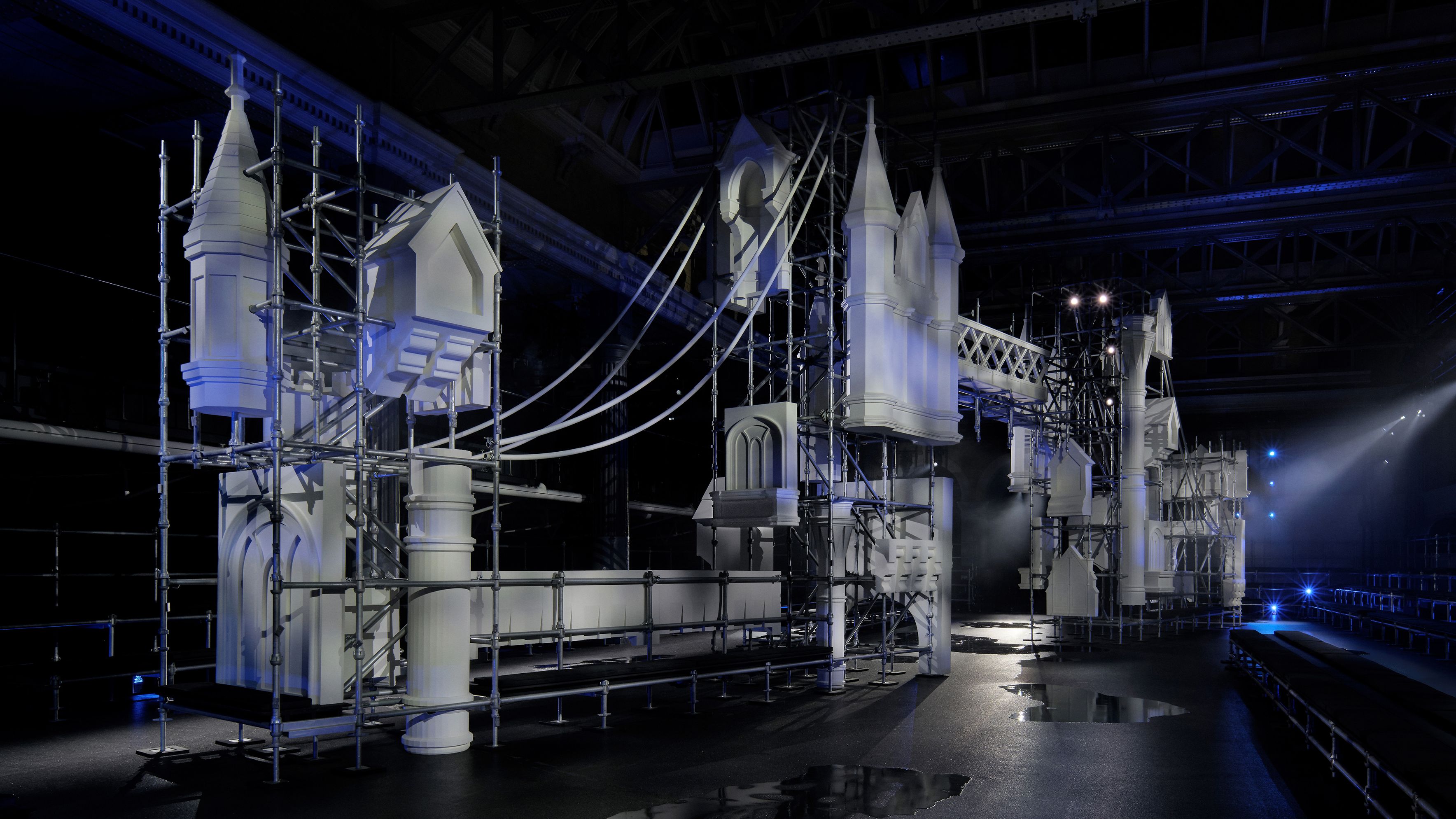 Burberry Showed What London After Dark Is Like | GQ Middle East